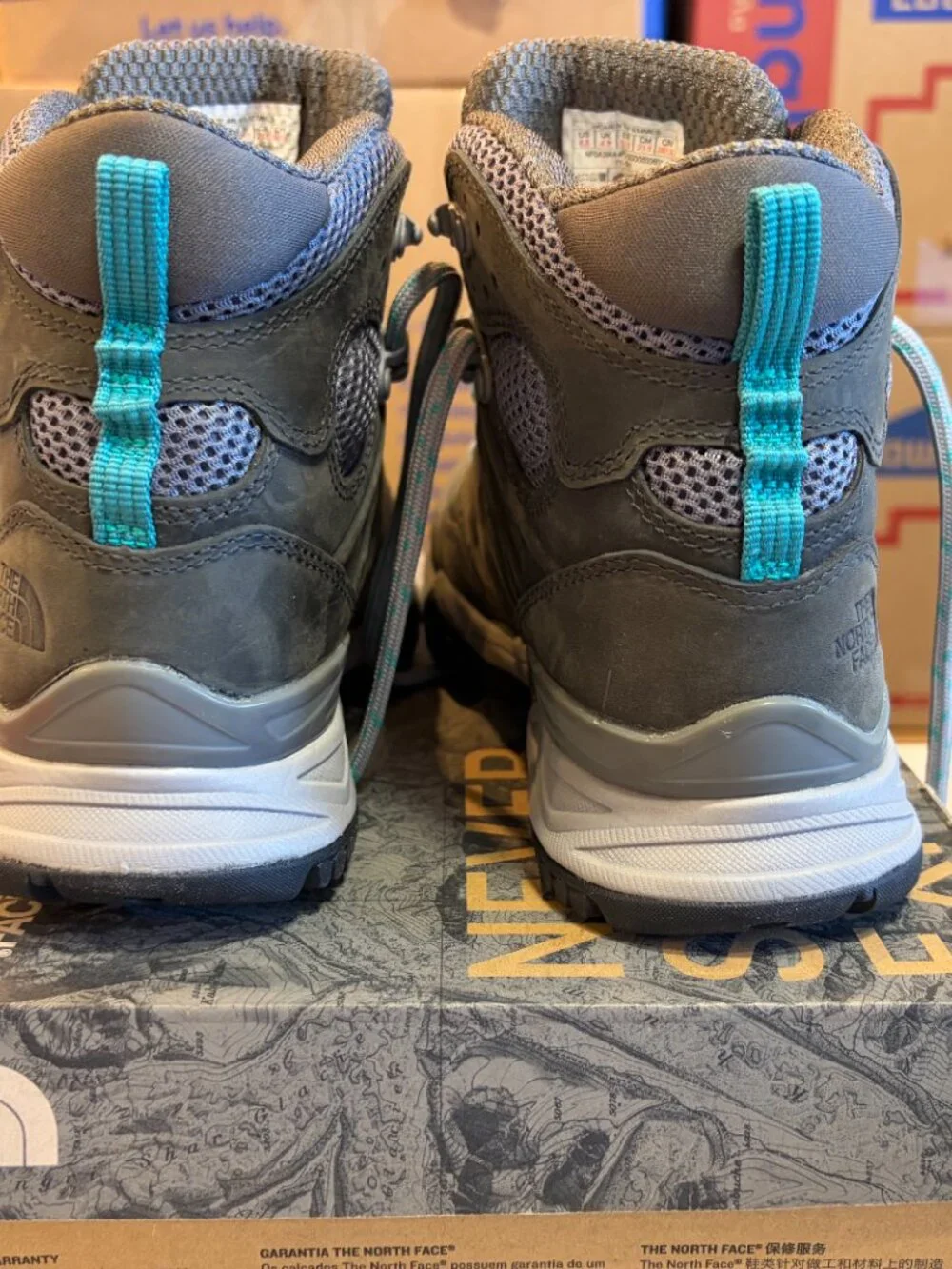 The North Face Women's Hedgehog Hike Mid GTX - Gray with Teal Accents